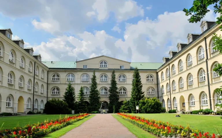 Rozbudowa monitoringu na KUL, budynek należący do uczelni