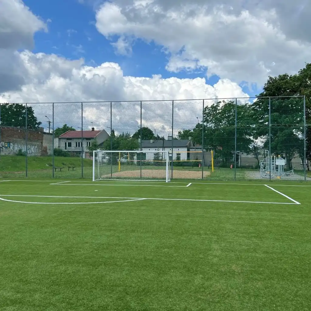 Montaż monitoringu boiska sportowego, wygląd orlika