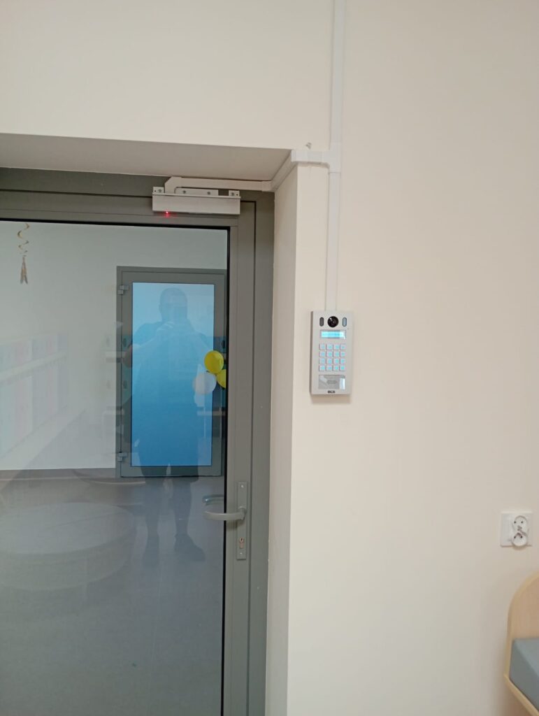 montaż monitoringu w żłobku, wideodomofony