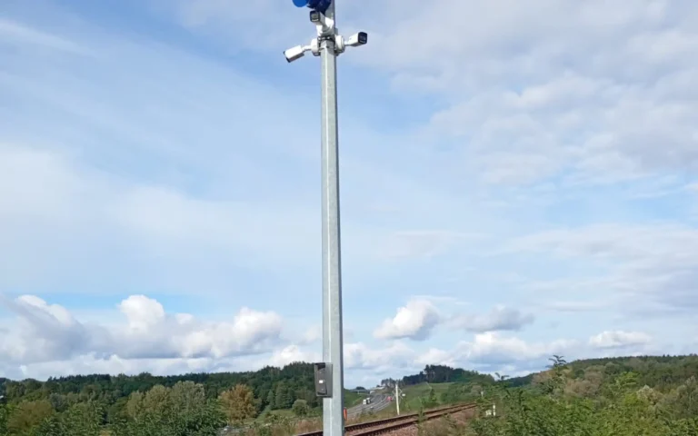 montaż monitoringu na moście kolejowym, kamery tubowe